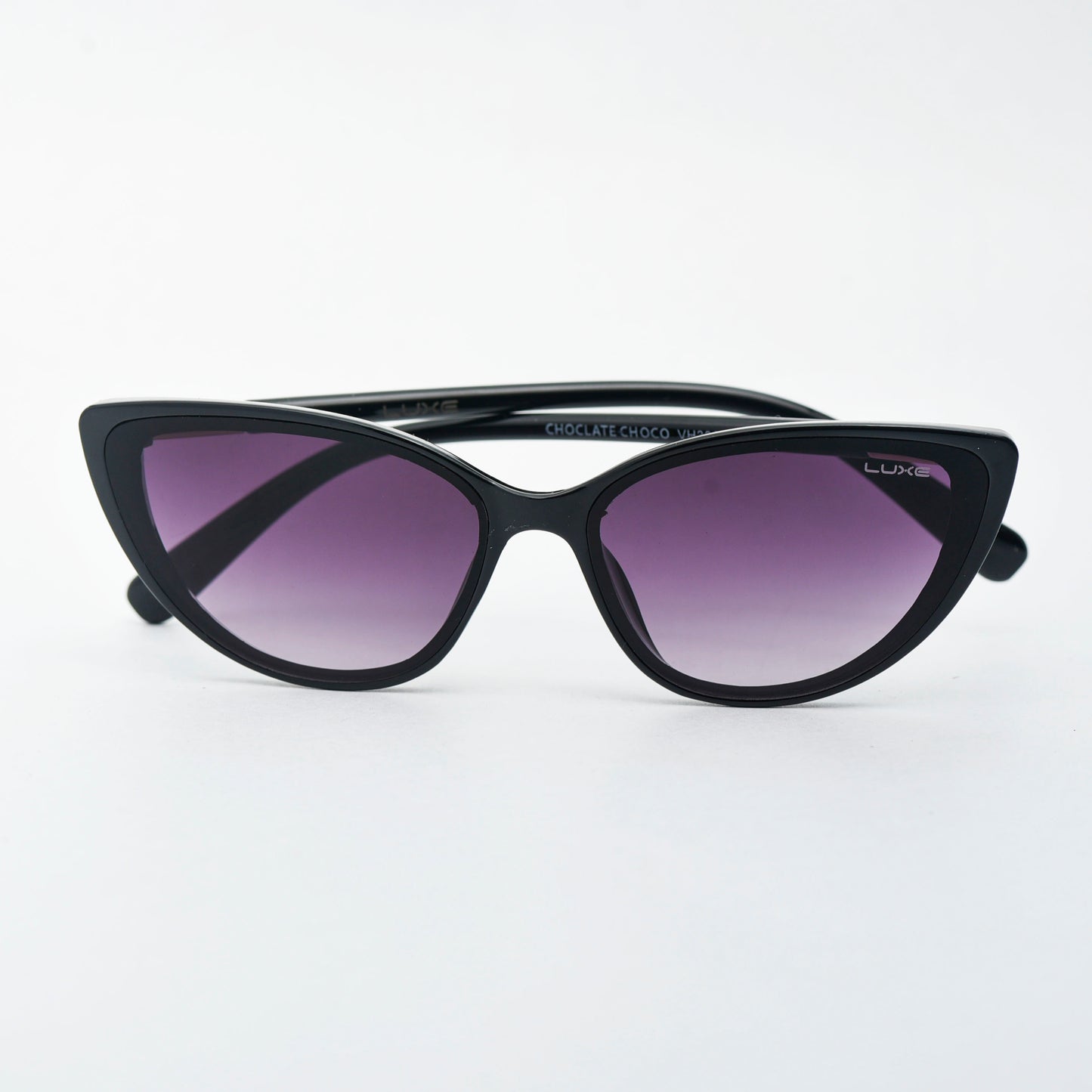 Luxe Shades "Glamour Purr" - Chic Black Cat-Eye Sunglasses with Gradient Lenses