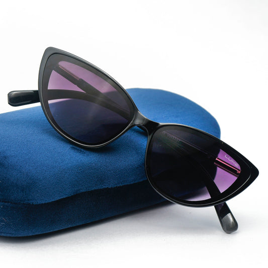 Luxe Shades "Glamour Purr" - Chic Black Cat-Eye Sunglasses with Gradient Lenses