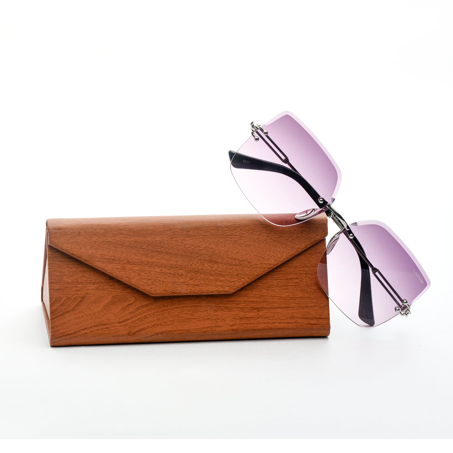 The Floating Square: Contemporary Glamour.