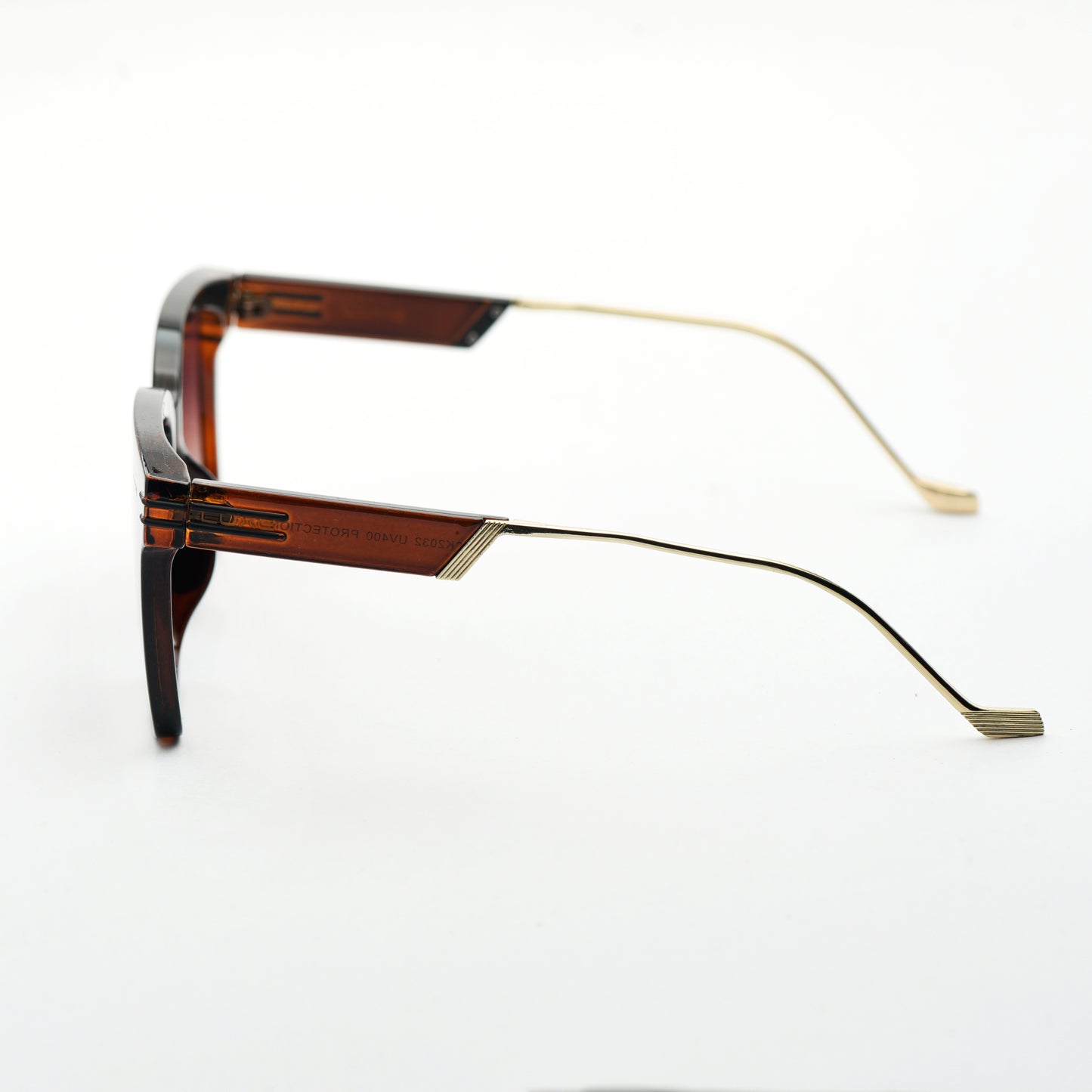 Classic Tortoise Shell Frame with Architected Temple Detailing