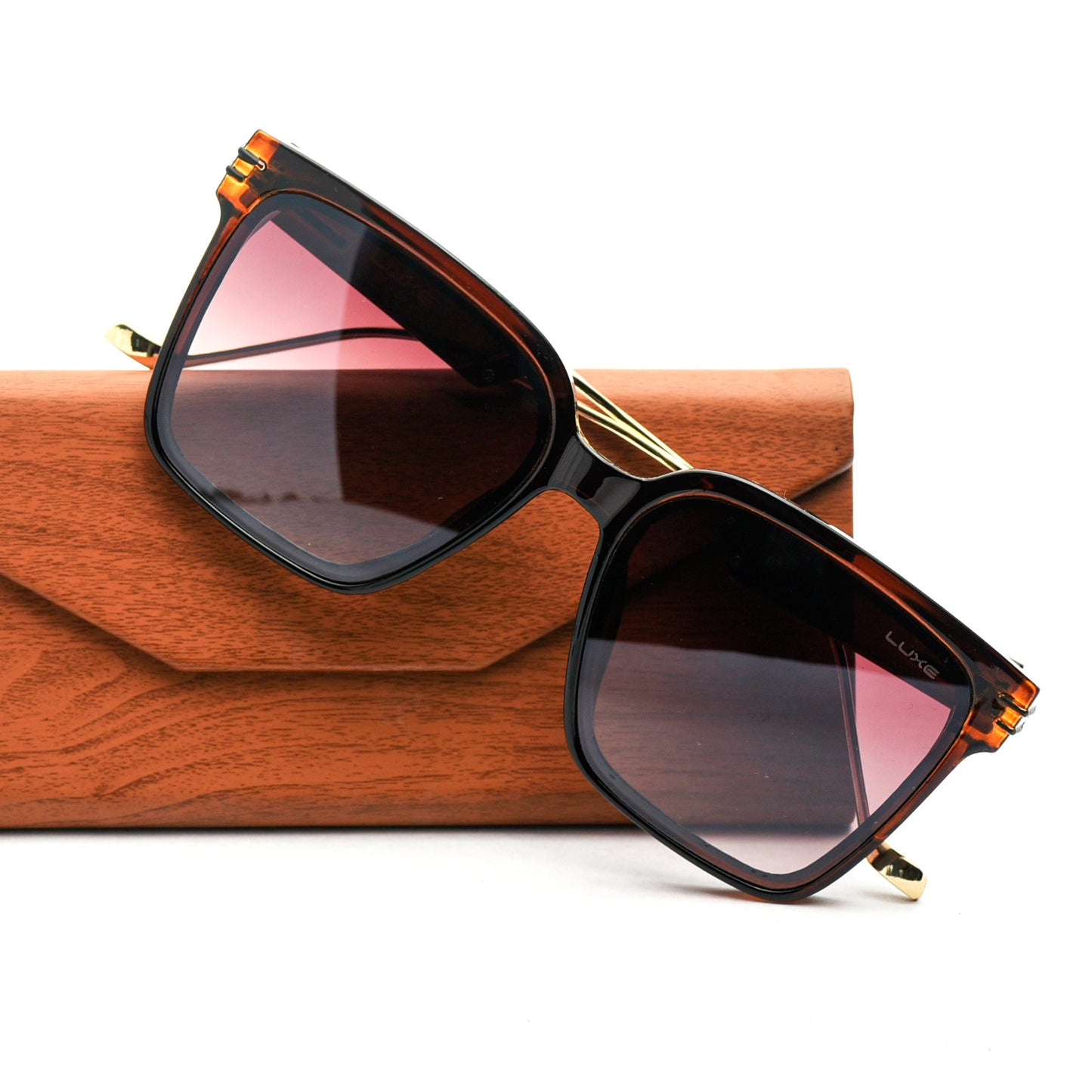 Classic Tortoise Shell Frame with Architected Temple Detailing