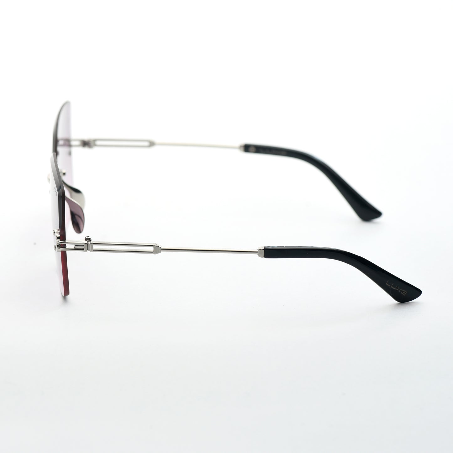 The Floating Square: Contemporary Glamour.